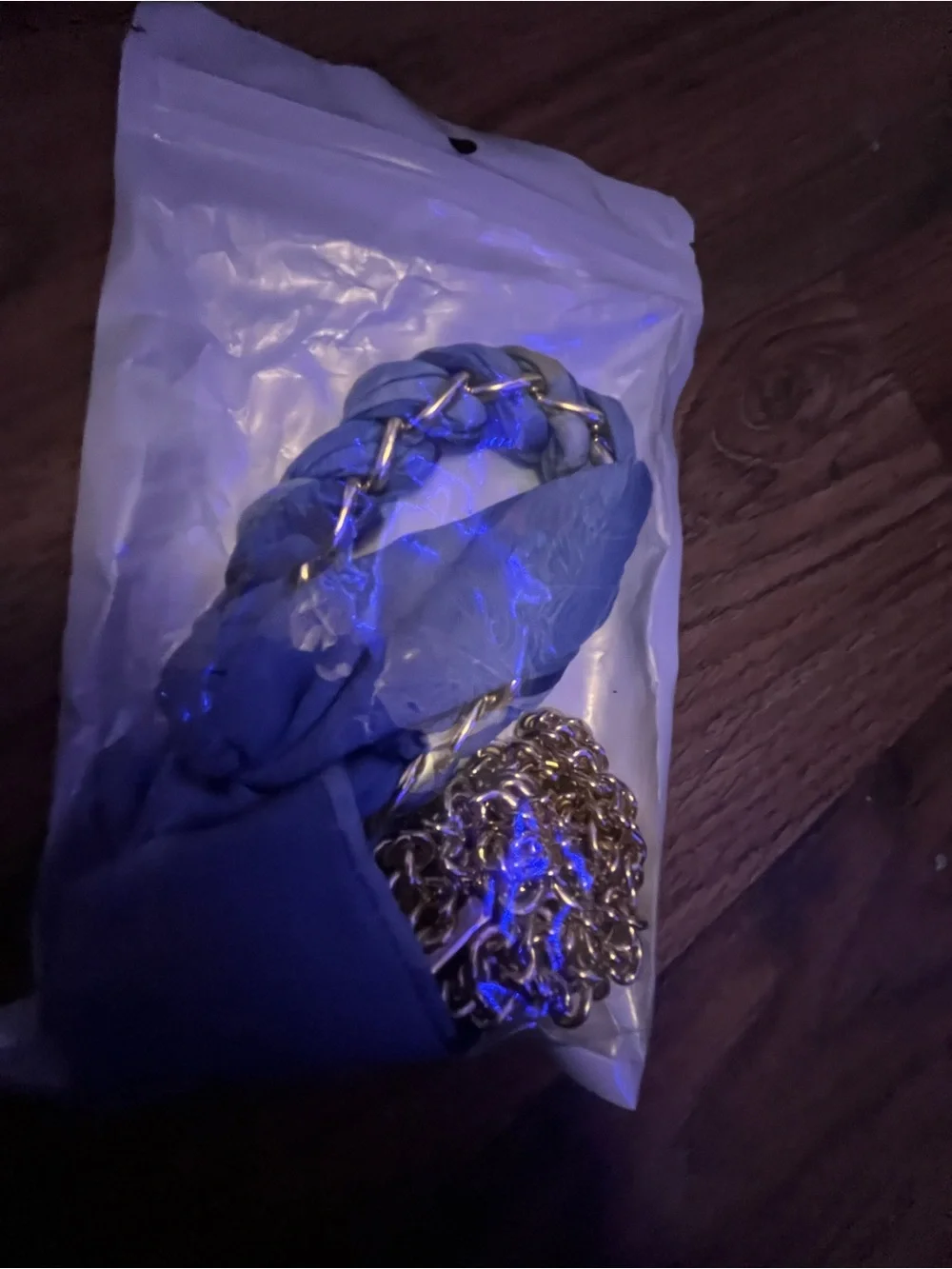💙Women's Blue and Gold Chain phone holder 💙
